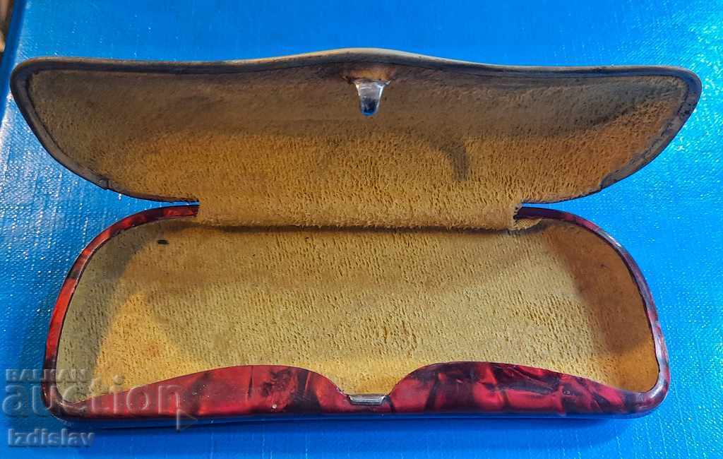 Auction Old glasses case Auction Old glasses case