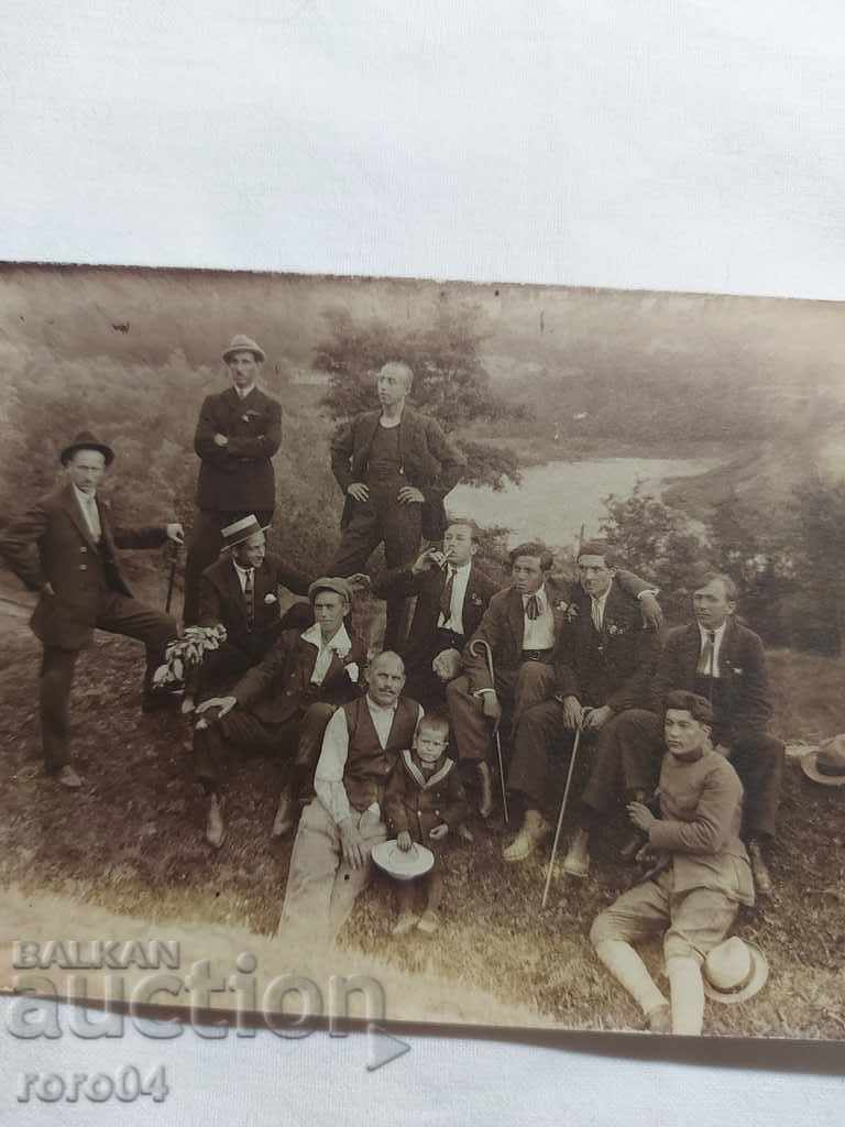 OLD PHOTO - MILITARY - PEOPLE with price 13.49 BGN | € 6.90 OLD PHOTO - MILITARY - PEOPLE with price 13.49 BGN | € 6.90