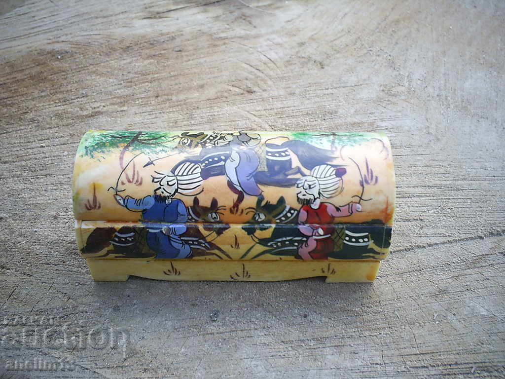 OLD HAND-PAINTED BOX JEWELRY BOX with price 30.00 BGN | € 15.34