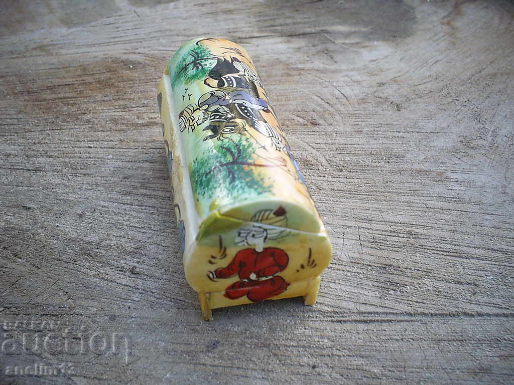 Delivery of OLD HAND-PAINTED BOX JEWELRY BOX