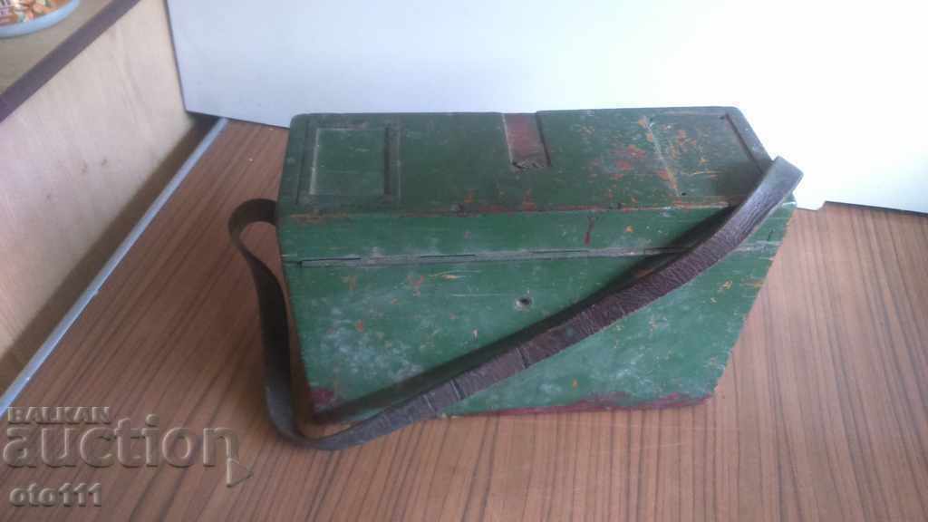 Auction MILITARY TELEPHONE BOX - KINGDOM OF BULGARIA Auction MILITARY TELEPHONE BOX - KINGDOM OF BULGARIA