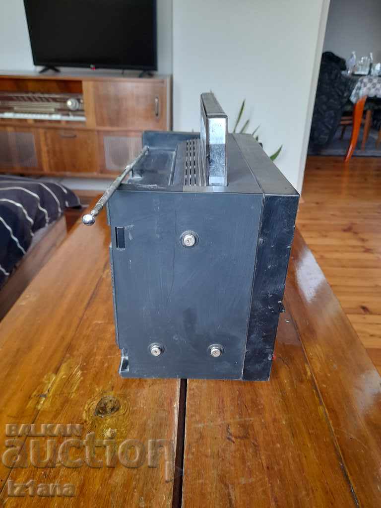 Delivery of Old Uher radio cassette player Delivery of Old Uher radio cassette player