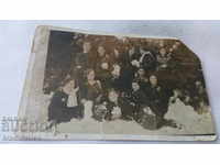 Снимка Ученички от училище Бурешъ 1933