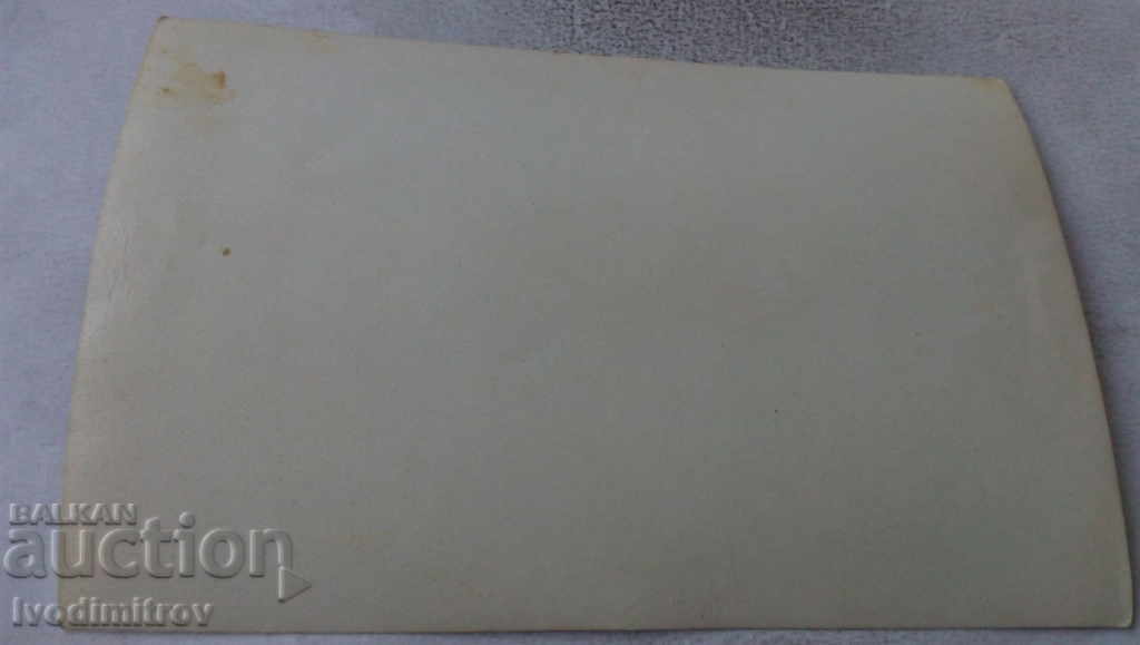 Φωτογραφία Μαθητές με τη δασκάλα τους με τιμή 1.65 BGN | € 0.84