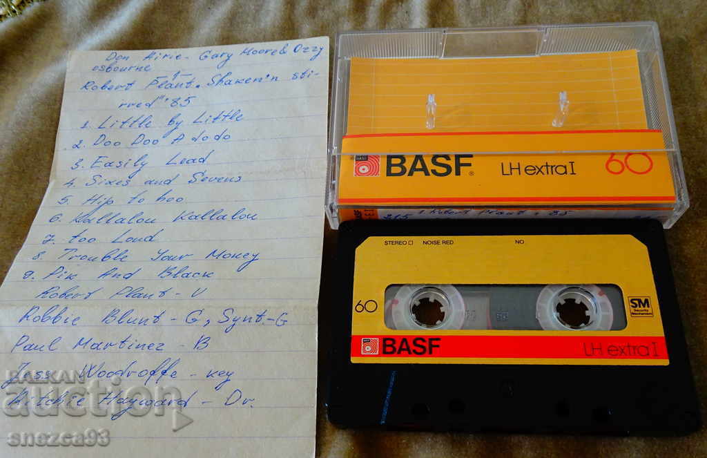 Casetă audio BASF cu muzică rock.