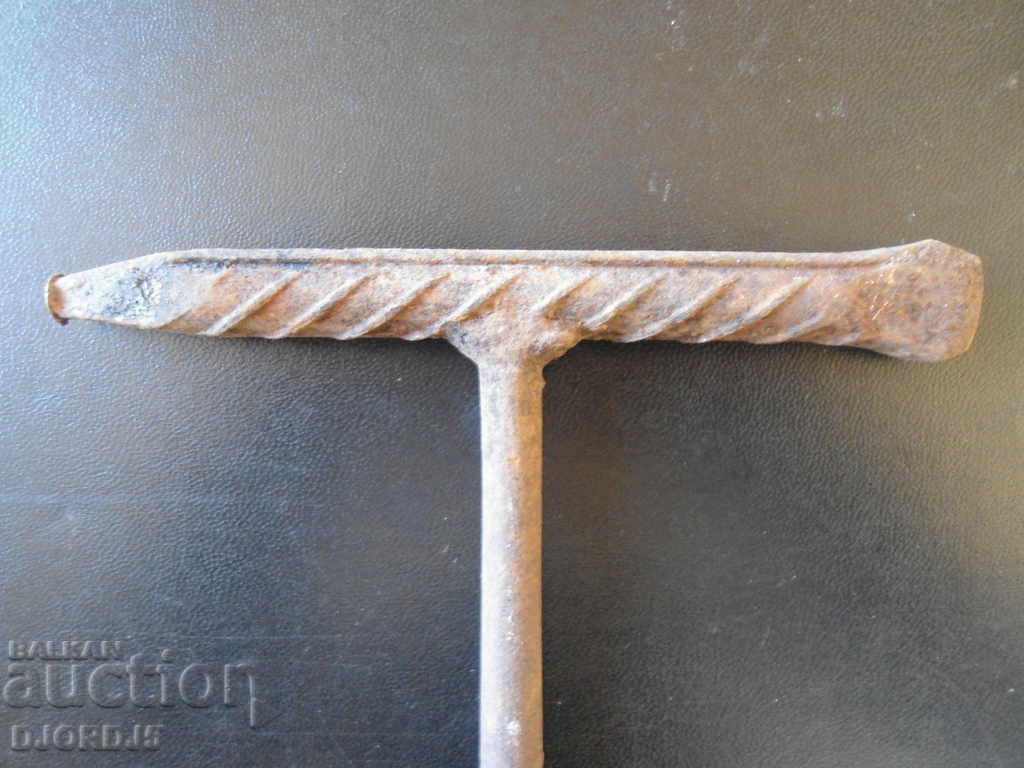 Delivery of Old hammer, electric, welding Delivery of Old hammer, electric, welding