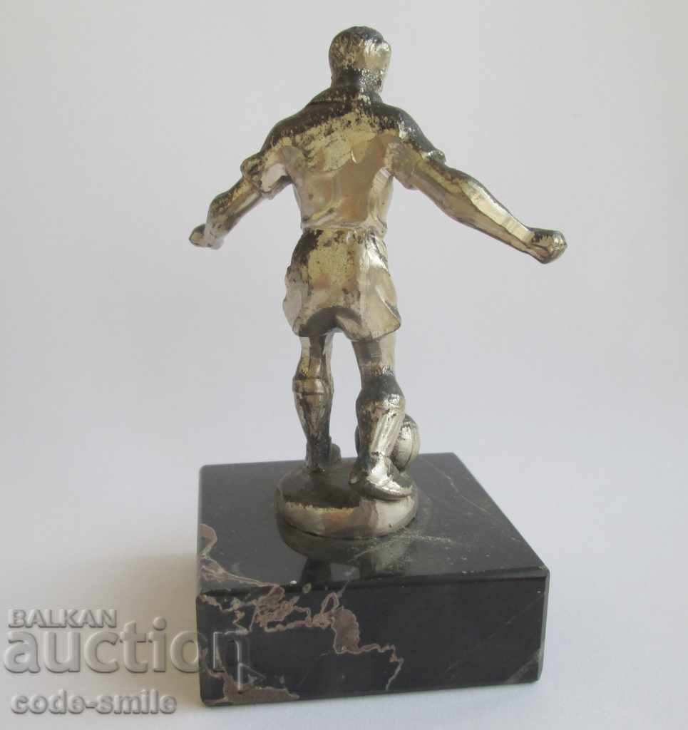 Licitație Veche statuetă de fotbal statuetă jucător de fotbal