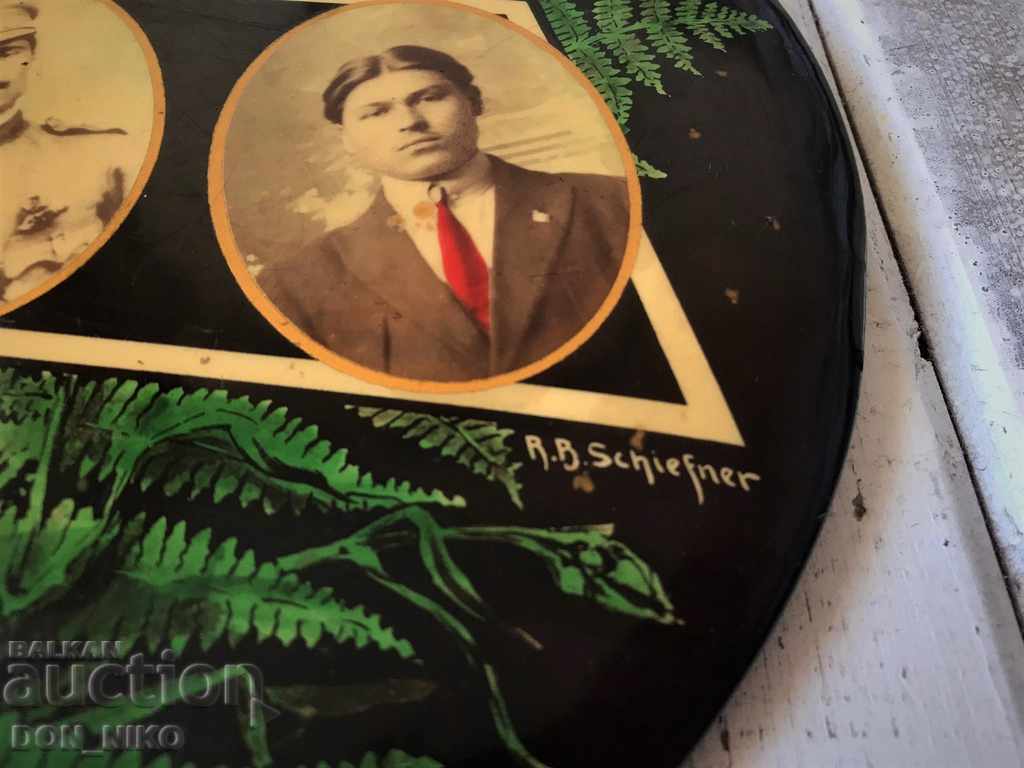 Auction Photo on Metal base Auction Photo on Metal base