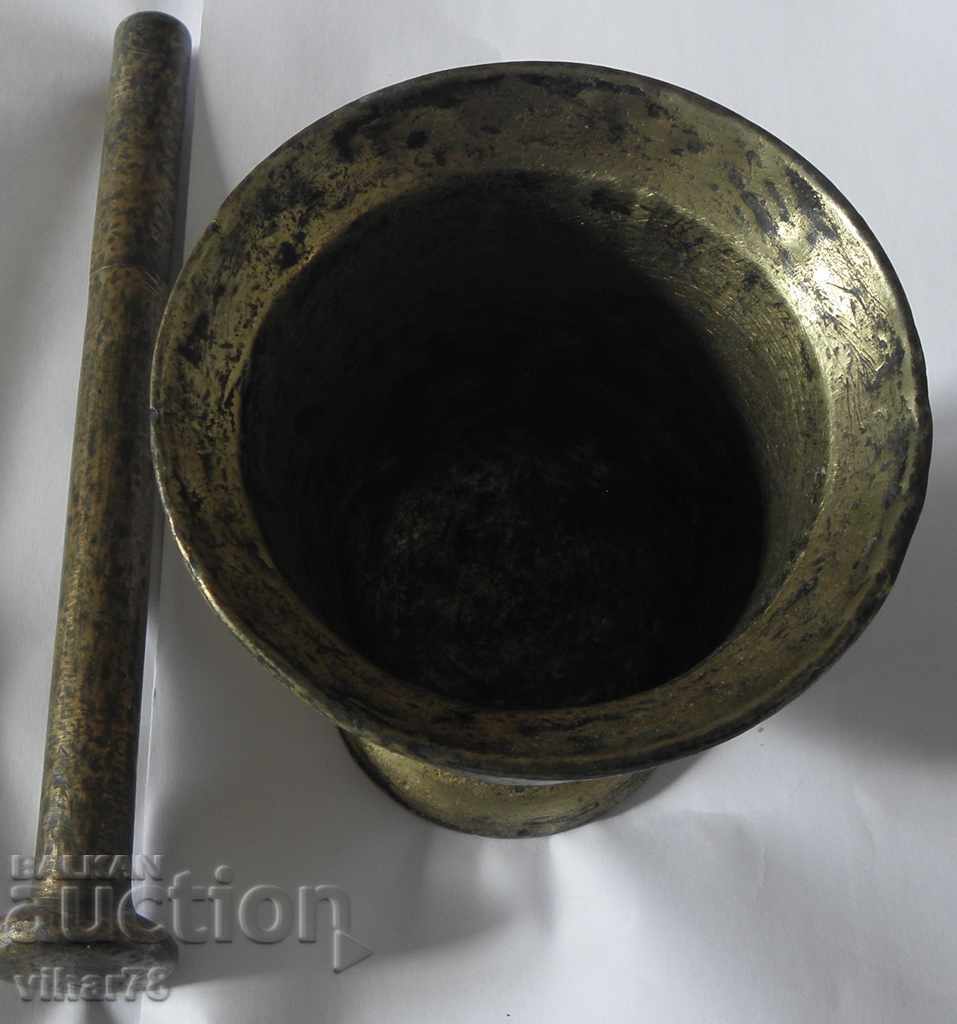 Delivery of Old bronze mortar, hammer, mortar Delivery of Old bronze mortar, hammer, mortar