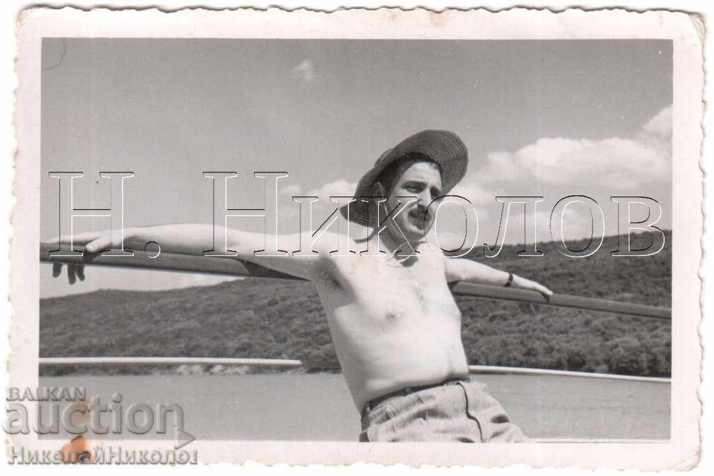 LITTLE OLD PICTURE OF A MAN WITH A MUSTACHE ON BOARD B240 LITTLE OLD PICTURE OF A MAN WITH A MUSTACHE ON BOARD B240