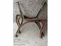 Legs from the bench figured cast iron pages 27 kg 40s