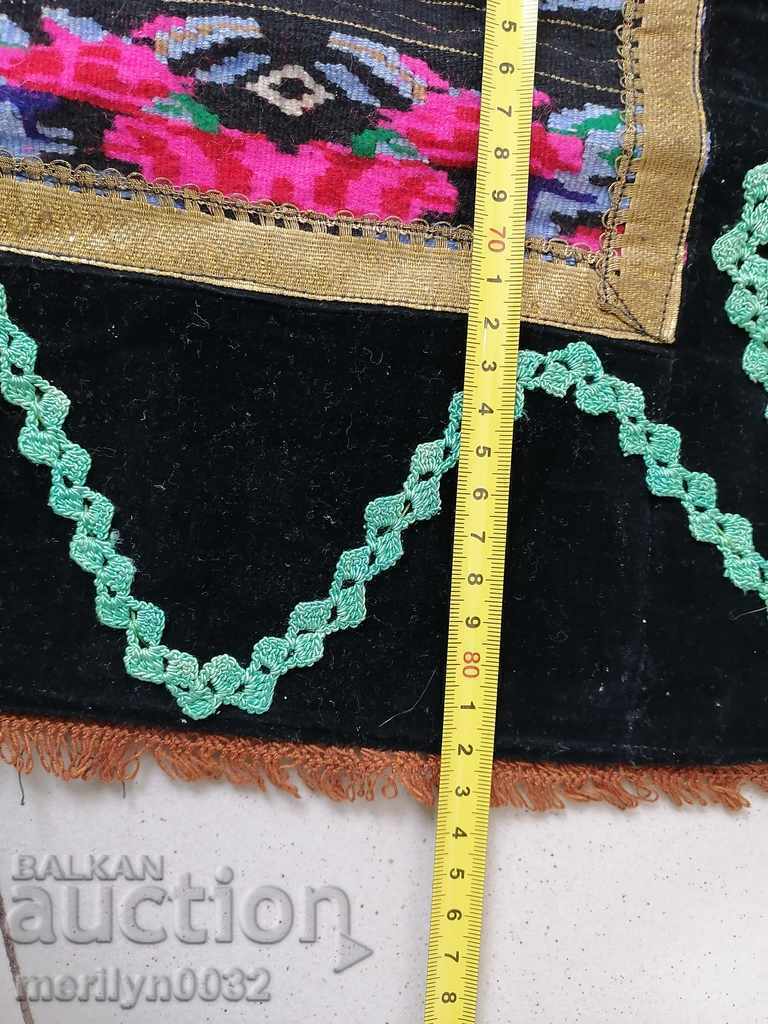 Аукцион Стара тъкана, бродирана и везана престилка, носия, сукман Аукцион Стара тъкана, бродирана и везана престилка, носия, сукман