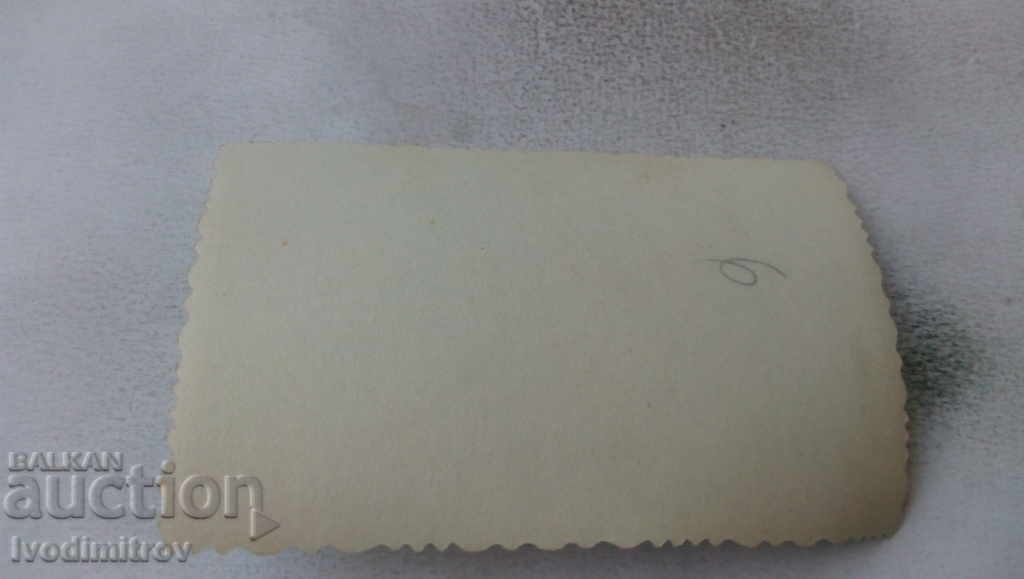 Φωτογραφία Τρία νεαρά κορίτσια στην παραλία με τιμή 1.65 BGN | € 0.84 Φωτογραφία Τρία νεαρά κορίτσια στην παραλία με τιμή 1.65 BGN | € 0.84