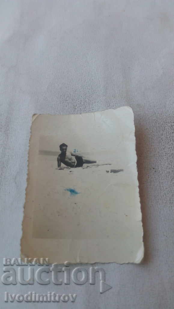 Fotografie Bărbat în costum de baie pe plajă 1937