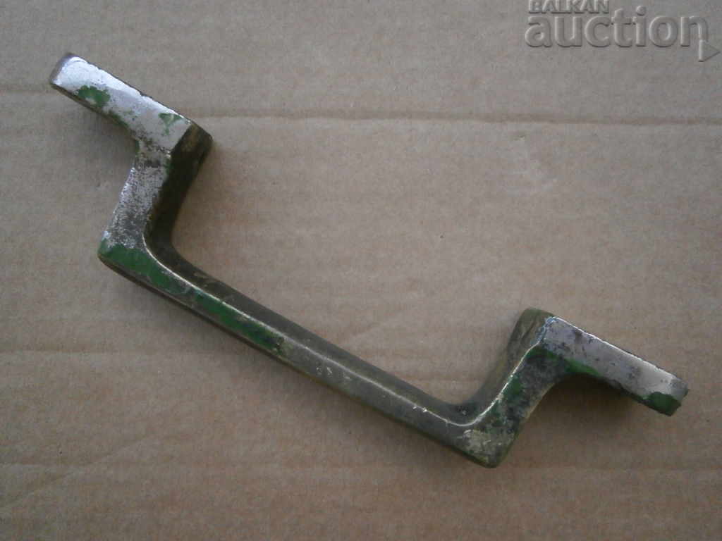 Auction antique bronze handle from CASA safe vault Auction antique bronze handle from CASA safe vault