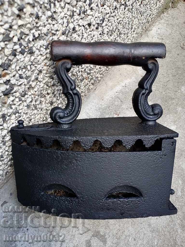 Σίδερο στην πυρκαγιά με τιμή 69.00 BGN | € 35.28