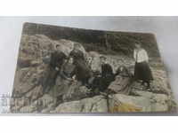 Снимка Млади момичета върху скалите 1922