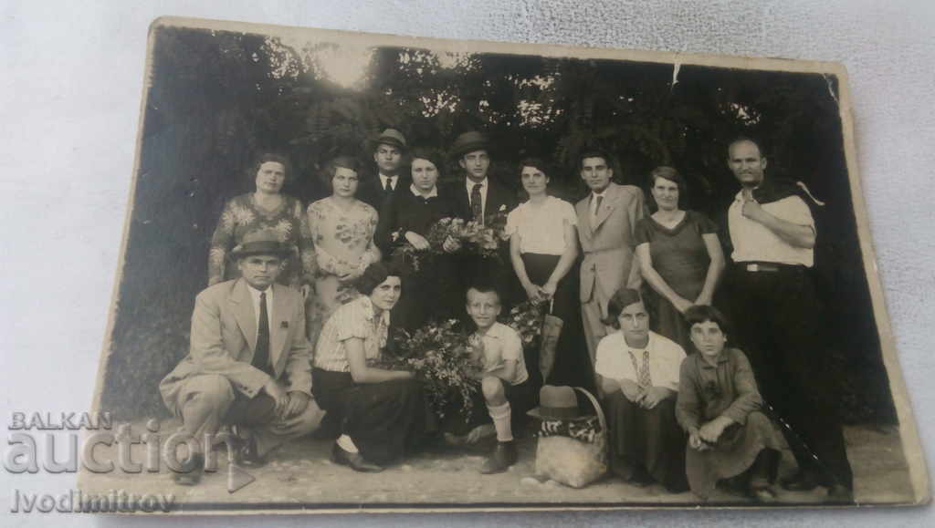 Photo Pleven Company in the park 1933