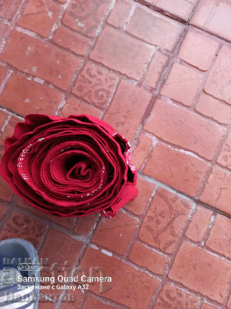 СТАР ЧЕРВЕН ПЛАТ НОСИЯ с цена 100.00 лв. | € 51.13 СТАР ЧЕРВЕН ПЛАТ НОСИЯ с цена 100.00 лв. | € 51.13