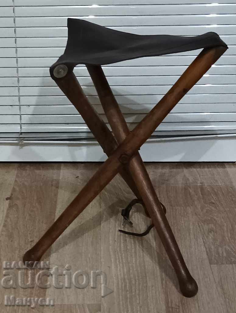 I am selling an old, military, officer's chair - PSV (rare)
