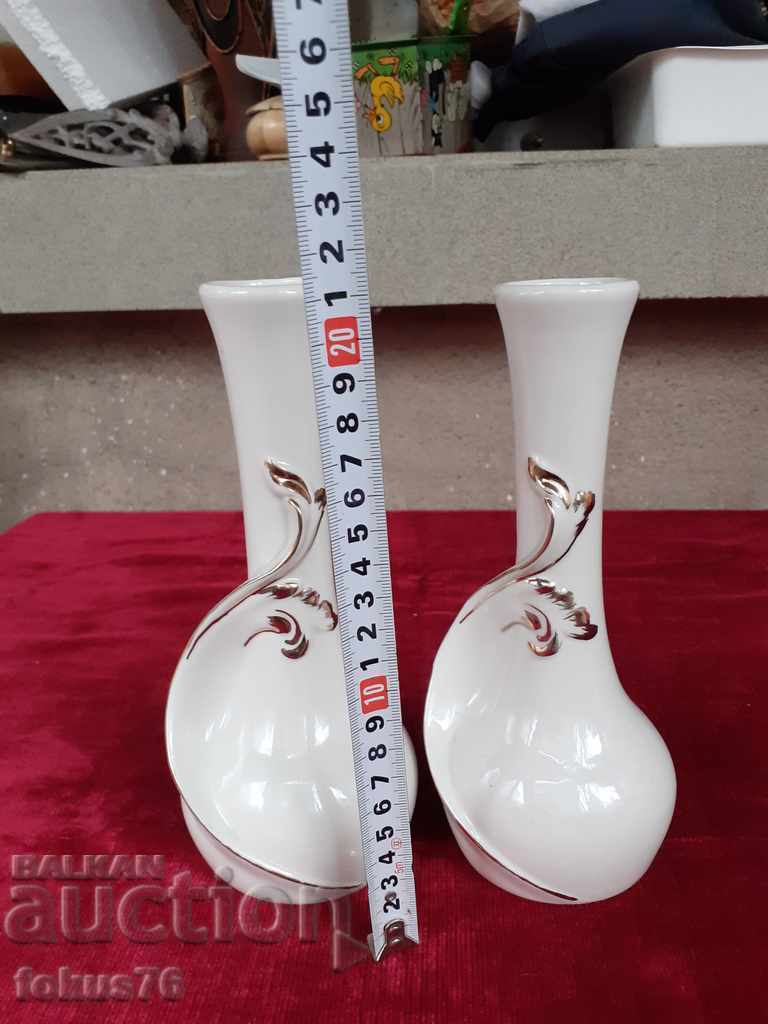 A pair of beautiful vases with gold edging Capodimonte porcelain - 5 A pair of beautiful vases with gold edging Capodimonte porcelain - 5