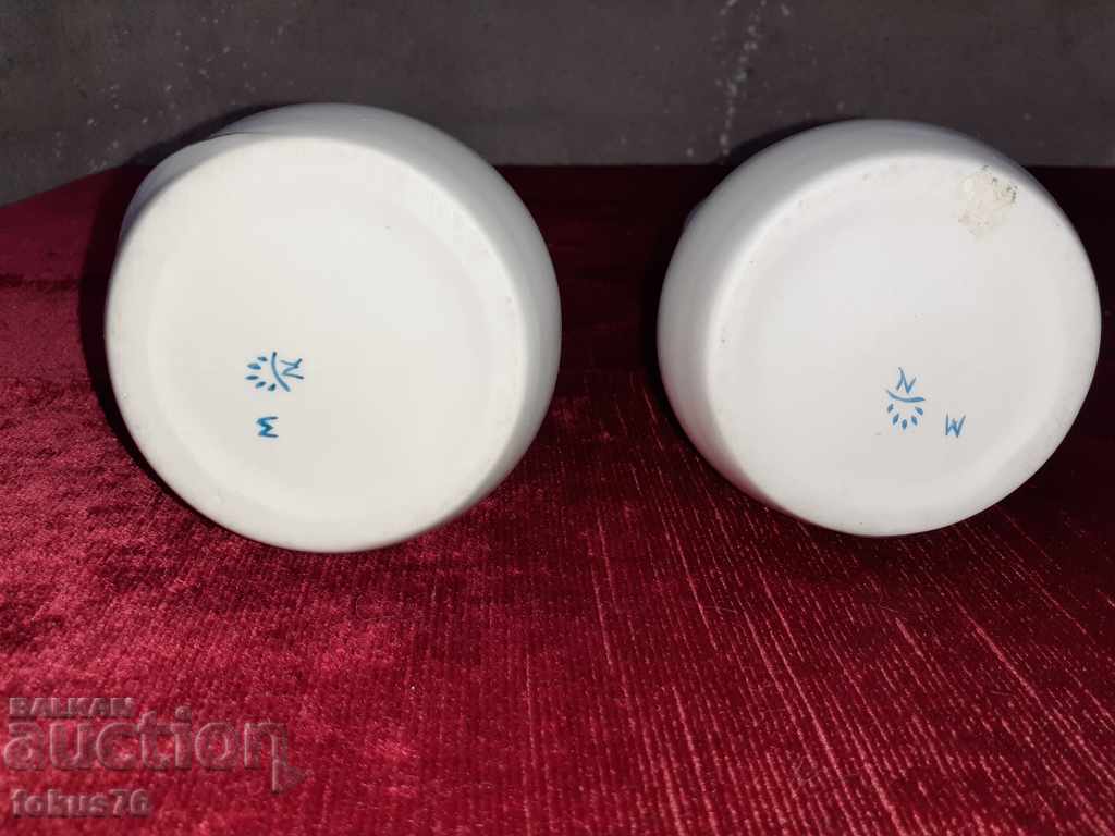 A pair of beautiful vases with gold edging Capodimonte porcelain - 7 A pair of beautiful vases with gold edging Capodimonte porcelain - 7