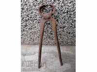 Стари ковани клещи керпедент керпедени