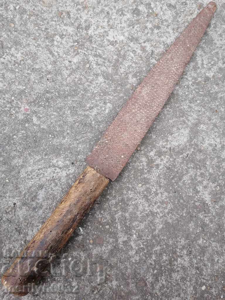 Instrument pentru pile din lemn