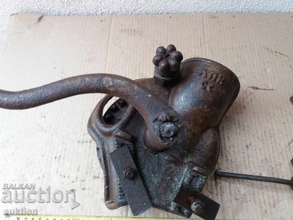 OLD RETRO MACHINE FOR GRINDING CORN, CORN WITH MARKER with price 12.99 BGN | € 6.64 OLD RETRO MACHINE FOR GRINDING CORN, CORN WITH MARKER with price 12.99 BGN | € 6.64