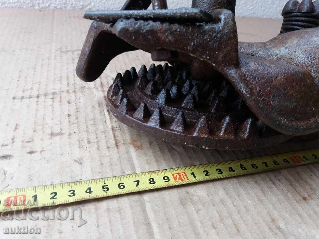 OLD RETRO MACHINE FOR GRINDING CORN, CORN WITH MARKER - 7 OLD RETRO MACHINE FOR GRINDING CORN, CORN WITH MARKER - 7