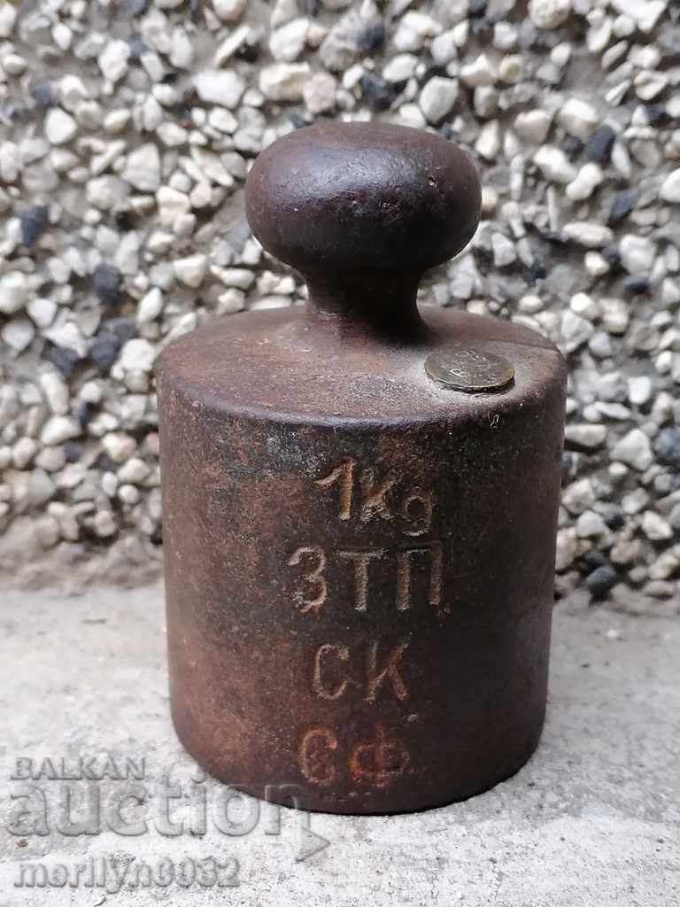 Old weighing scale, exaggeration, kilogram control weight