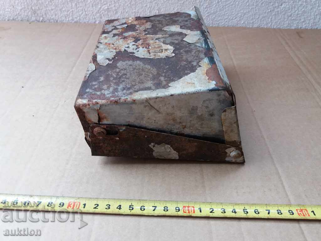 Delivery of RETRO RELIC BDZ ASHTRAY Delivery of RETRO RELIC BDZ ASHTRAY