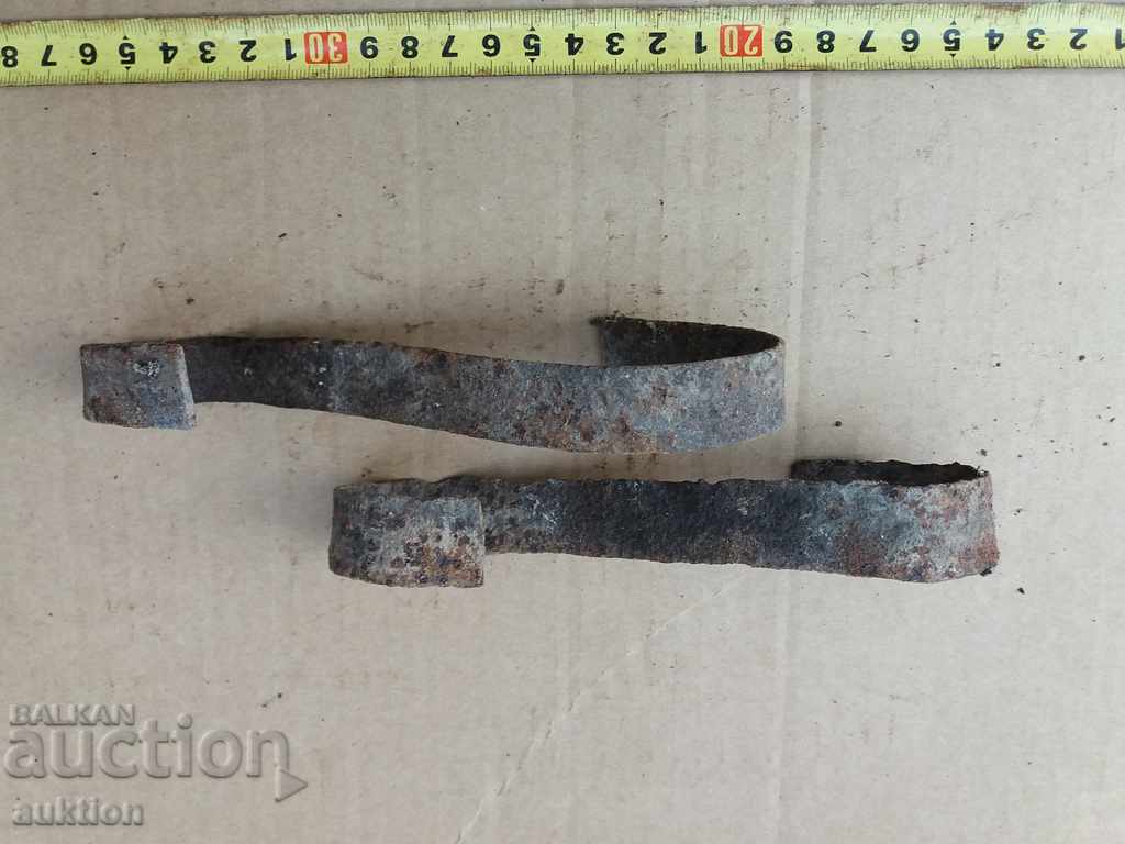 Παράδοση ΠΑΛΙΑ ΜΕΤΑΛΛΙΚΑ ΓΑΝΤΣΑΡΙΑ, Στήριγμα