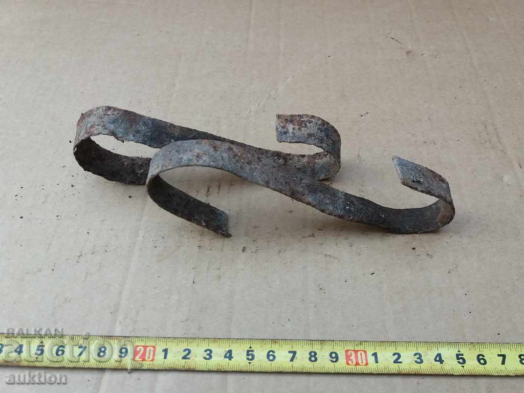 ΠΑΛΙΑ ΜΕΤΑΛΛΙΚΑ ΓΑΝΤΣΑΡΙΑ, Στήριγμα - 5