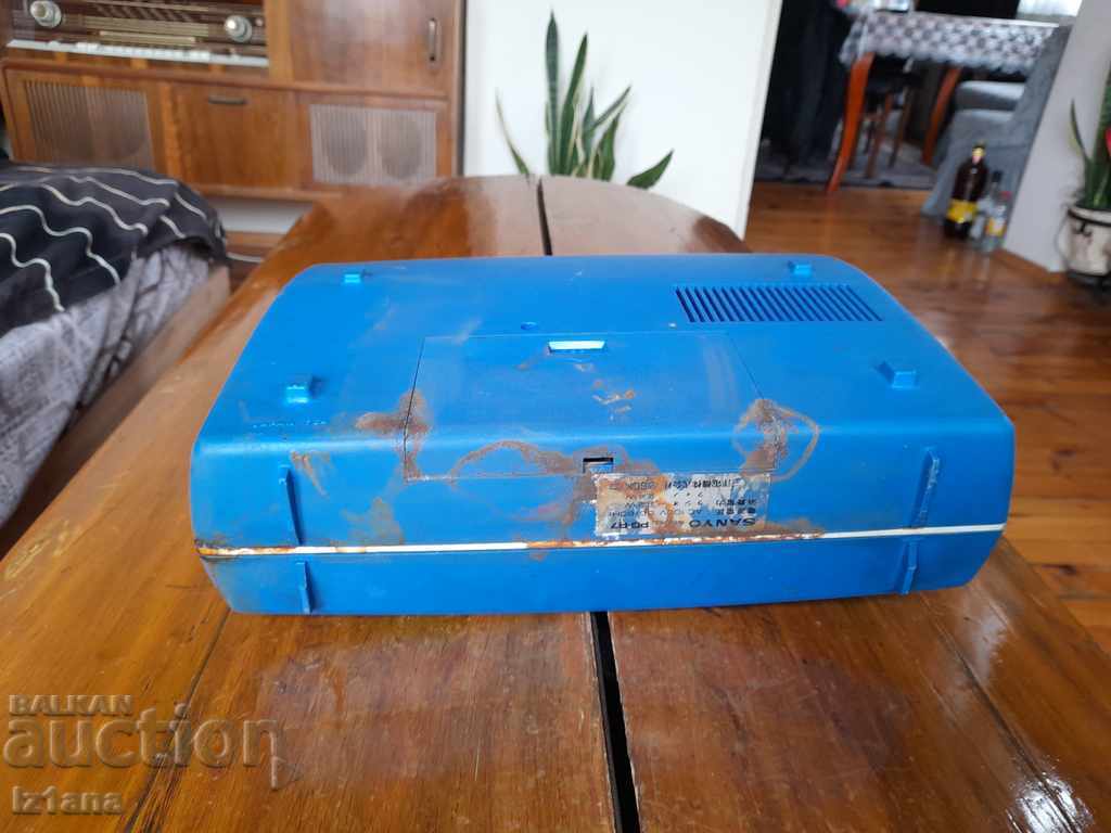 Old Sanyo radio turntable - 5 Old Sanyo radio turntable - 5