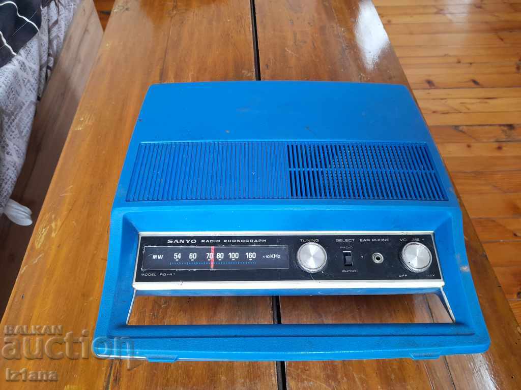 Old Sanyo radio turntable