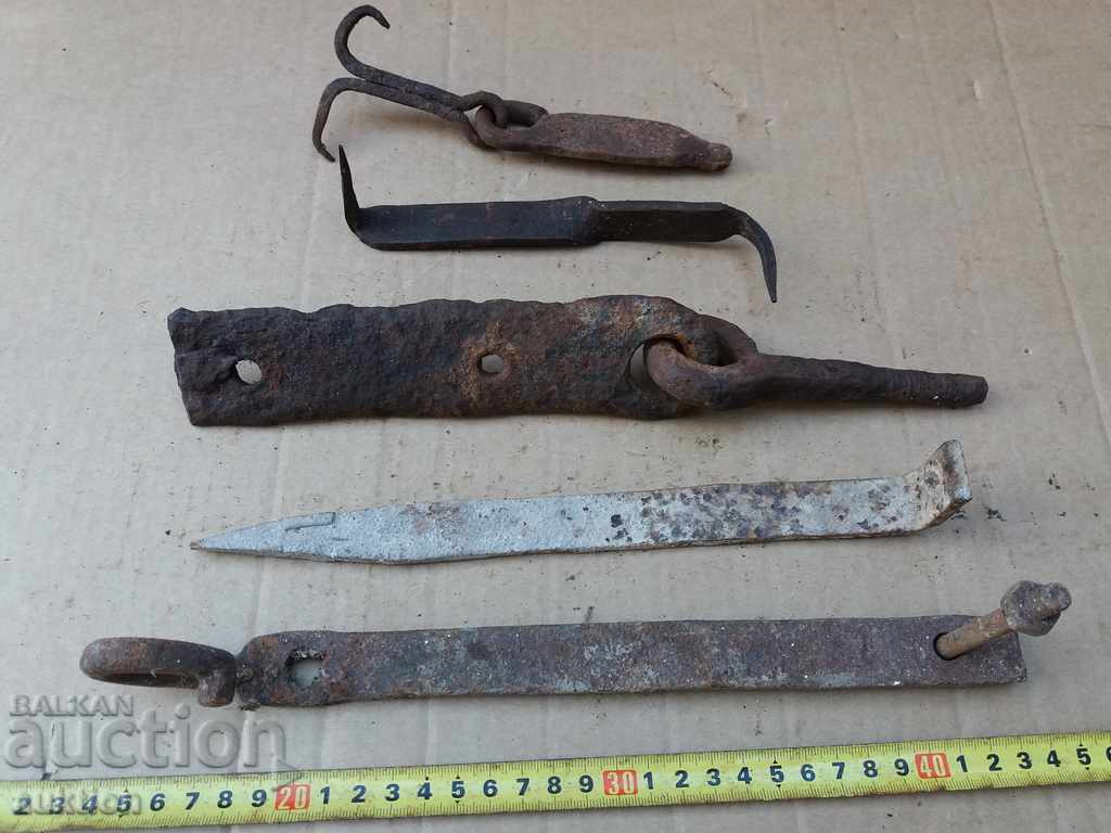 SET OF FORGED LOCKS AND DOOR HINGES - REVIVAL - 7 SET OF FORGED LOCKS AND DOOR HINGES - REVIVAL - 7