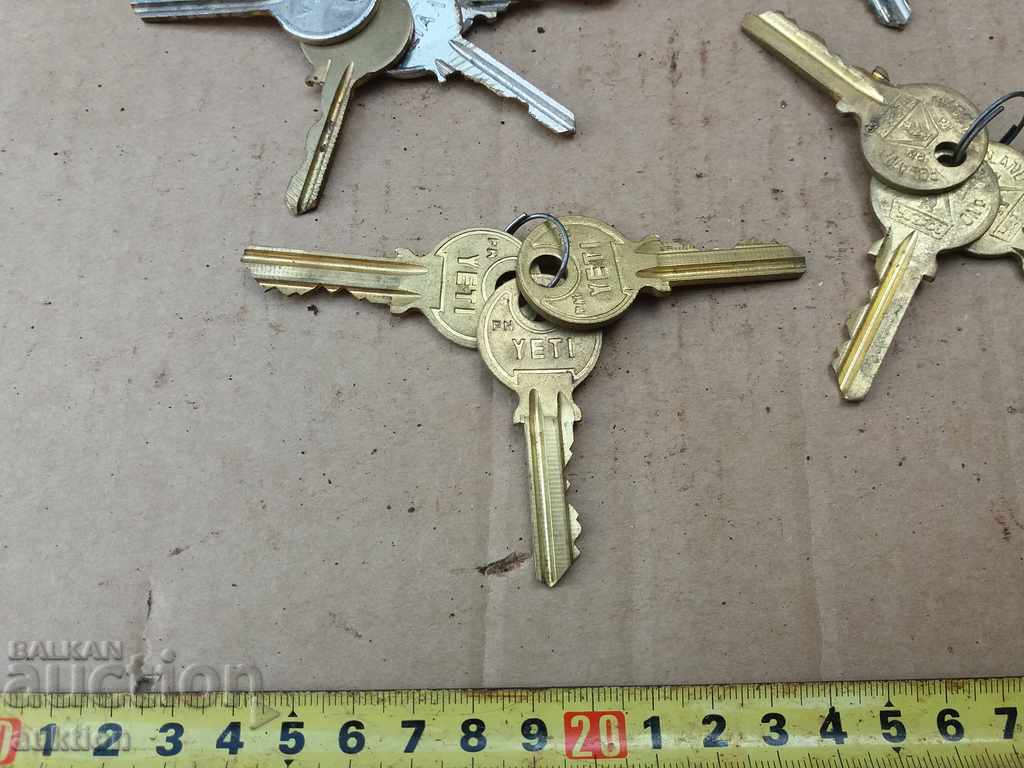 Delivery of SET OF 4 KEY CONNECTIONS - BRONZE