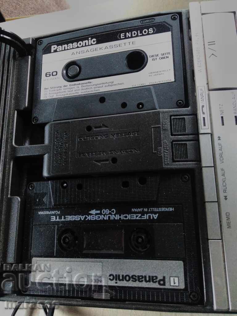 Licitație Un casetofon vechi