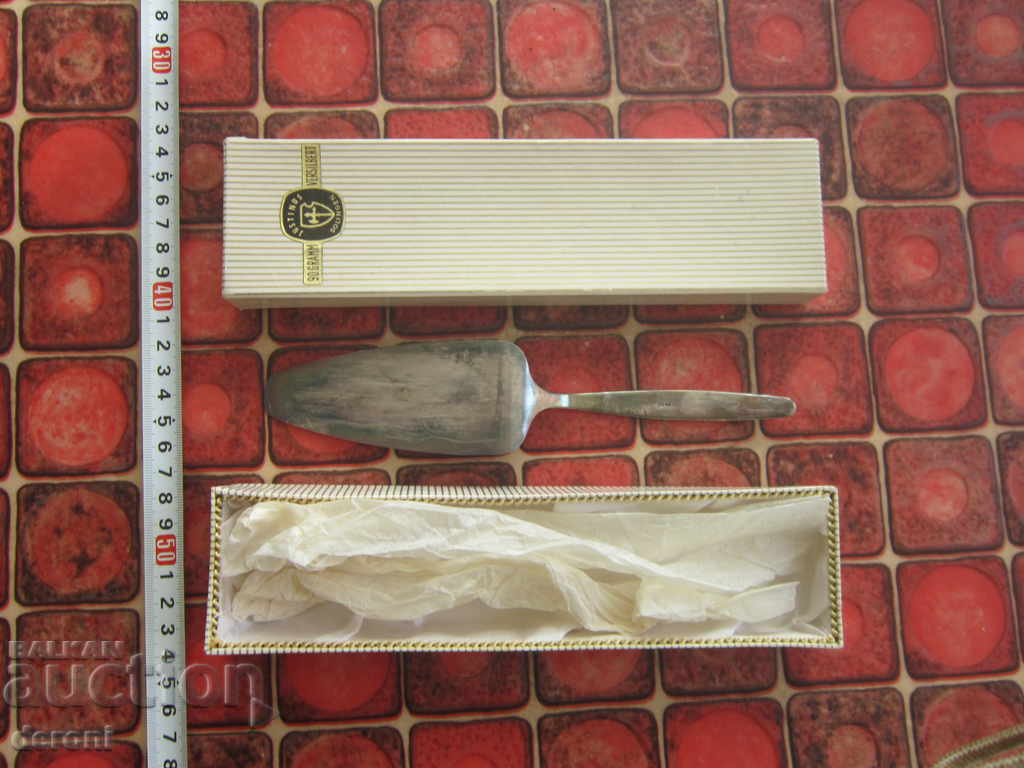 Great silver-plated Solingen cake spatula with price 25.00 BGN | € 12.78 Great silver-plated Solingen cake spatula with price 25.00 BGN | € 12.78