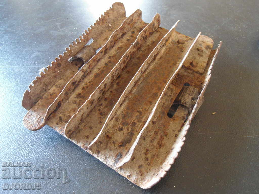 Auction Old tool, comb, scraper Auction Old tool, comb, scraper