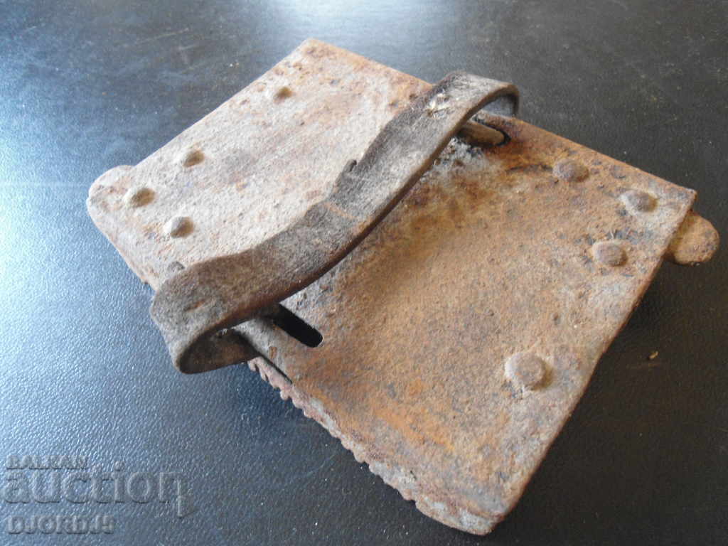 Delivery of Old tool, comb, scraper Delivery of Old tool, comb, scraper