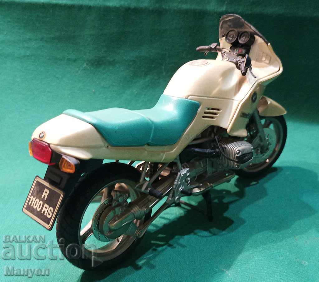 Delivery of I am selling a motorcycle model. Delivery of I am selling a motorcycle model.