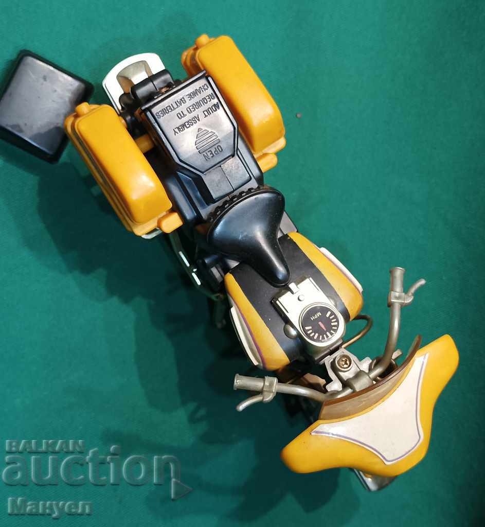 I am selling a motorcycle model. - 5 I am selling a motorcycle model. - 5