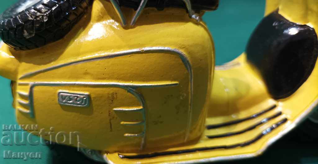 Παράδοση Πουλάω μοντέλο μοτοσυκλέτας. Παράδοση Πουλάω μοντέλο μοτοσυκλέτας.