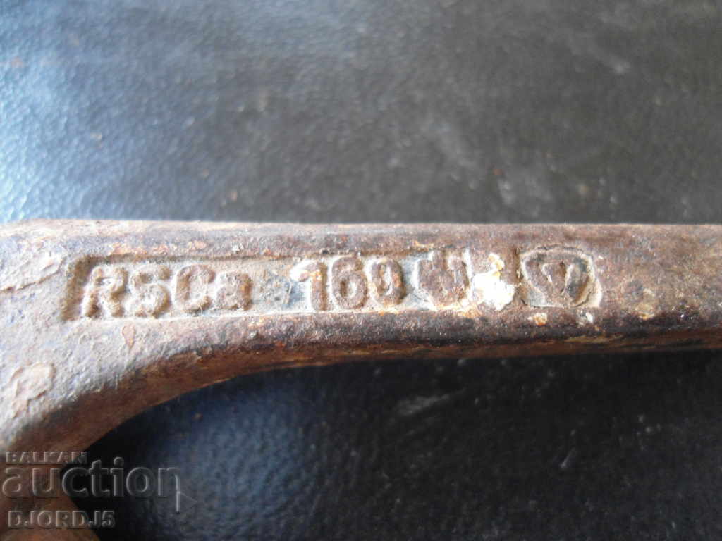Delivery of Old pliers, markings