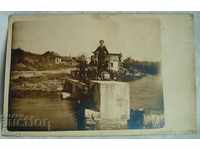 Стара снимка войници моряци на бент мост