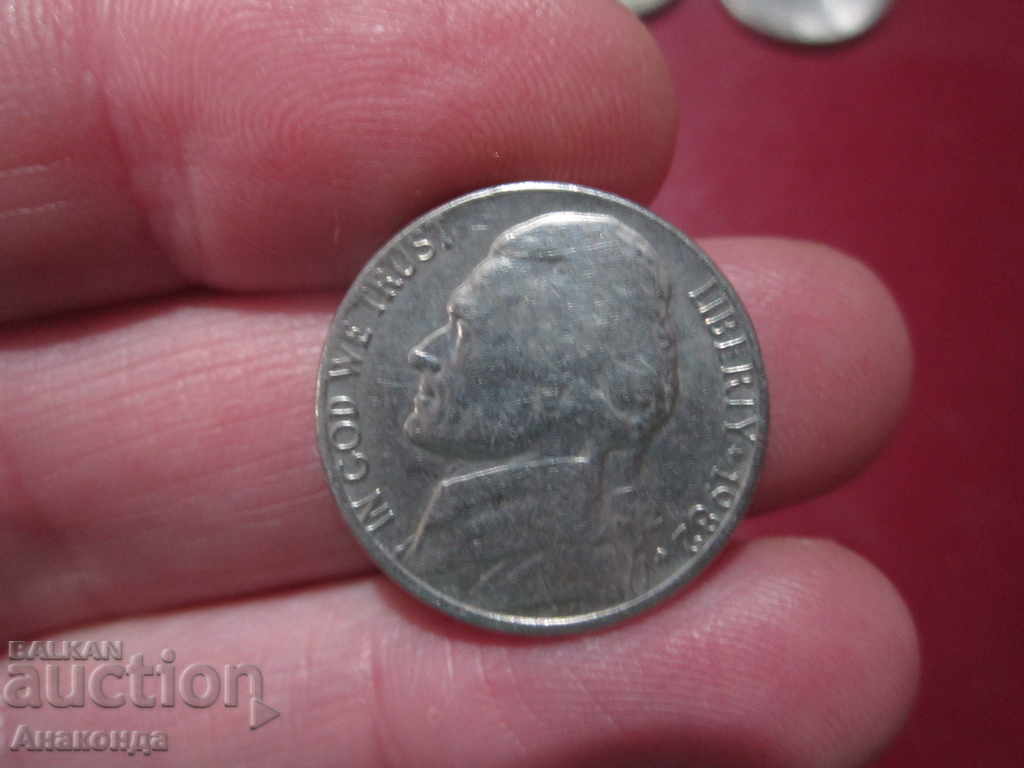 1982 год САЩ - 5 цента буква - P