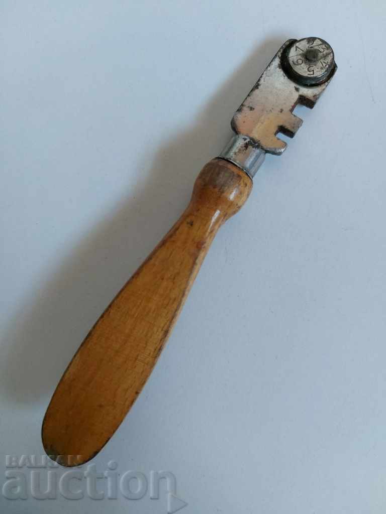 OLD DIAMOND TOOL FOR CUTTING GLASS