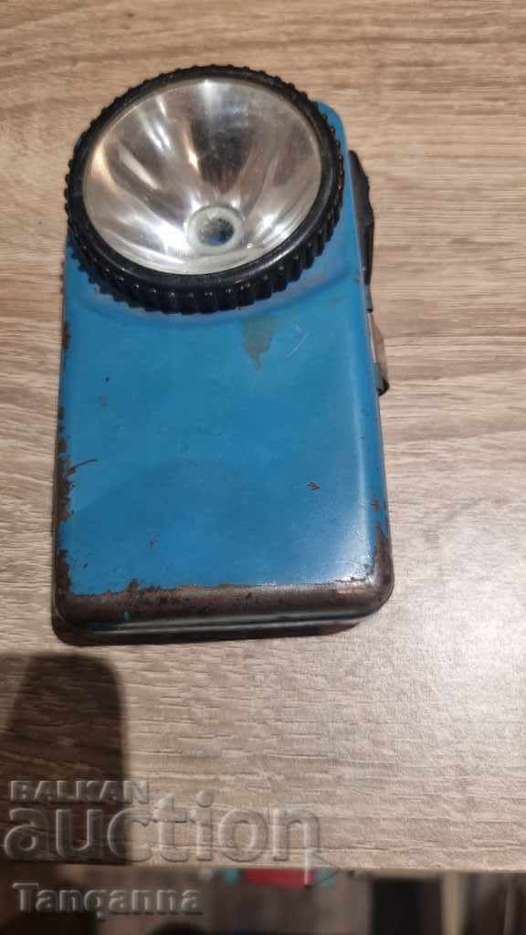 Стар метален фенер с цена 18.00 лв. | € 9.20 Стар метален фенер с цена 18.00 лв. | € 9.20